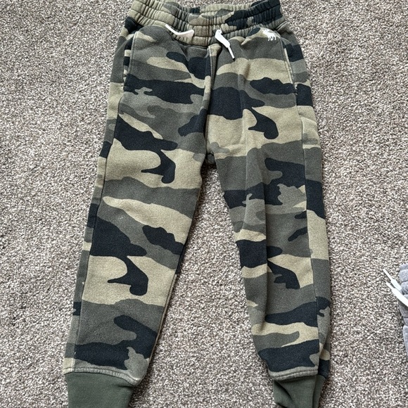 Abercrombie kids essential joggers bundle - Picture 2 of 7